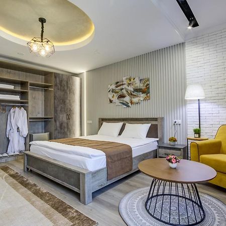 Inter Hotel Bisjkek Buitenkant foto